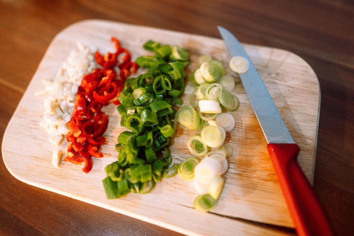 Balanced meal plan with whole grains and lean proteins